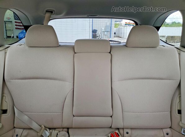 4S4BSAFC0H3320838 2017 SUBARU OUTBACK White Widok tylnych siedzeń