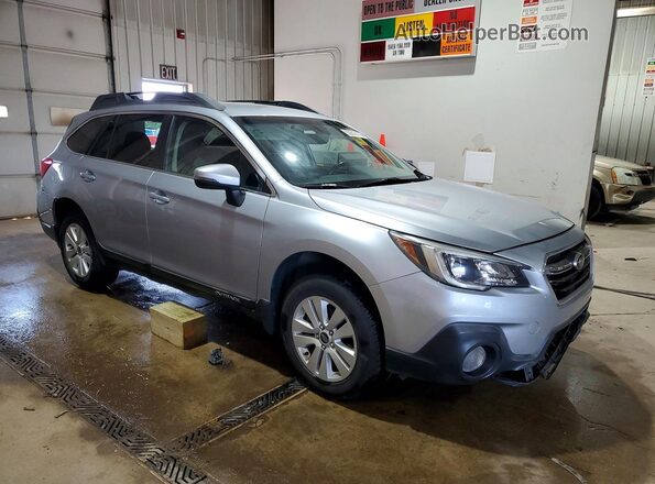 4S4BSAFC2J3204384 2018 SUBARU OUTBACK Silver Przód prawy