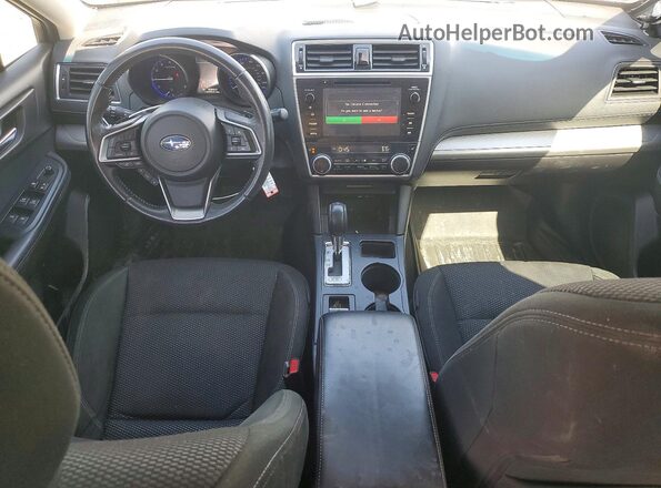 4S4BSAFC3K3253353 2019 SUBARU OUTBACK Silver Widok deski rozdzielczej