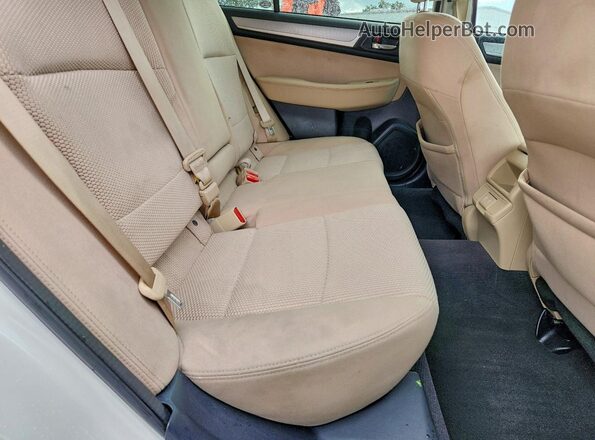 4S4BSAHC6K3294377 2019 SUBARU OUTBACK White Vista de los asientos traseros