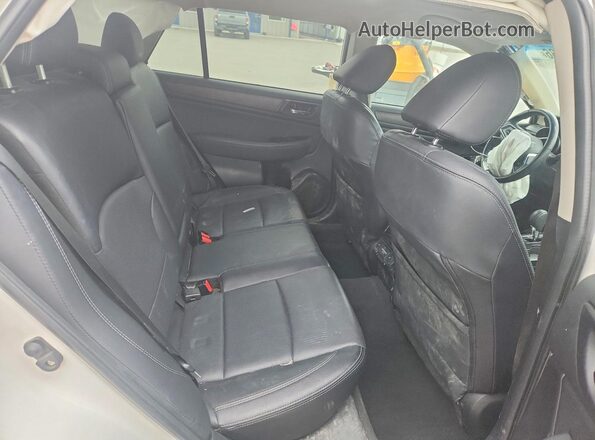 4S4BSAKC3J3213830 2018 SUBARU OUTBACK White Вид задніх сидінь