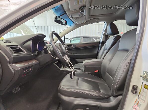 4S4BSAKC4H3216732 2017 SUBARU OUTBACK Белый Вид салона спереди