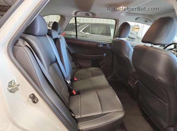 4S4BSAKC4H3216732 2017 SUBARU OUTBACK Белый Вид задней части салона