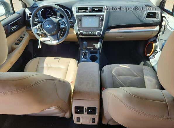 4S4BSANC2K3371587 2019 SUBARU OUTBACK Белый Вид панели приборов