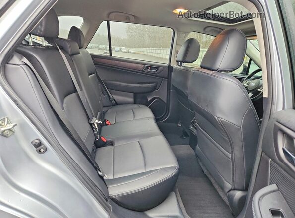 4S4BSANC4H3314137 2017 SUBARU OUTBACK Silver Vista interior trasera