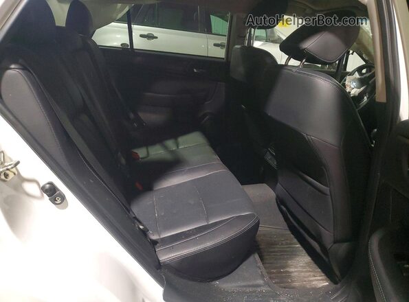 4S4BSANC5H3374041 2017 SUBARU OUTBACK White Widok tylnych siedzeń