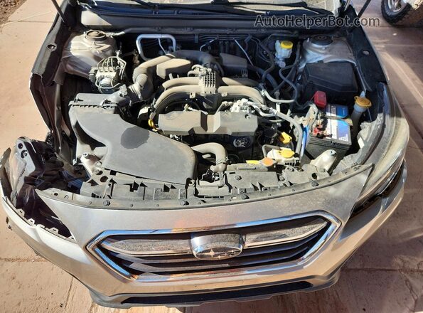 4S4BSANC6J3314937 2018 SUBARU OUTBACK Gold Widok komory silnika