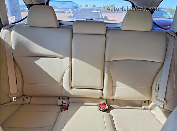 4S4BSANC6J3314937 2018 SUBARU OUTBACK Gold Widok tylnych siedzeń