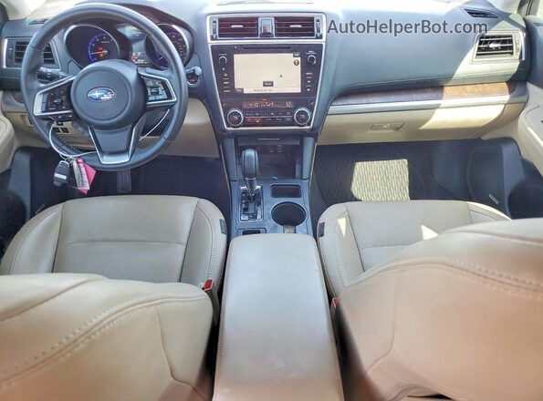 4S4BSANC9J3342232 2018 SUBARU OUTBACK Серебряный Вид панели приборов