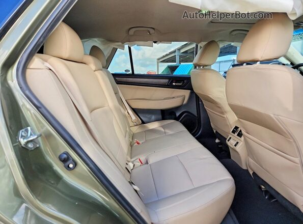 4S4BSENC8J3217519 2018 SUBARU OUTBACK Green Vista interior trasera