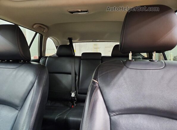 4S4BSENC9J3220140 2018 SUBARU OUTBACK Серебряный Вид задних сидений