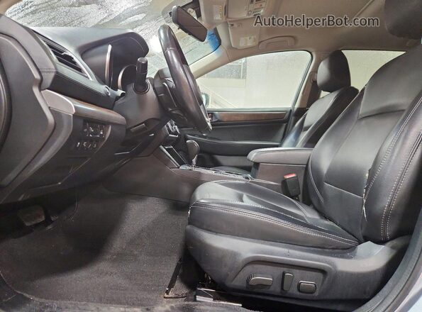 4S4BSENC9J3220140 2018 SUBARU OUTBACK Серебряный Вид салона спереди