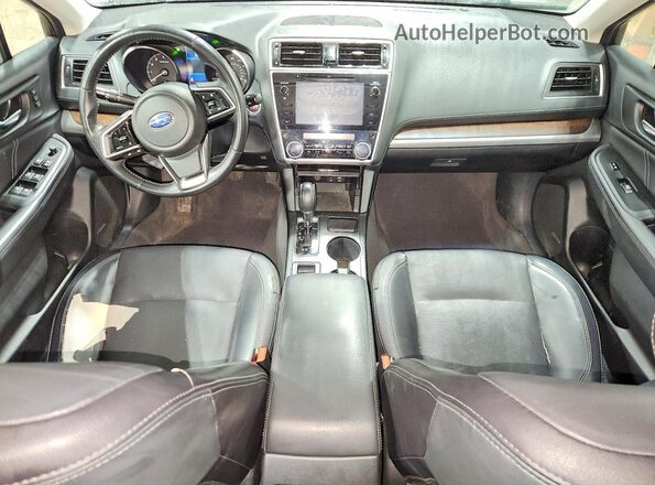 4S4BSENC9J3220140 2018 SUBARU OUTBACK Серебряный Вид панели приборов