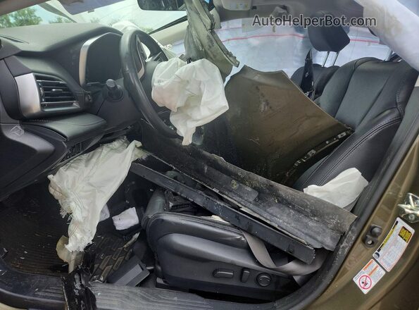 4S4BTANC3L3154449 2020 SUBARU OUTBACK Green Widok wnętrza z przodu