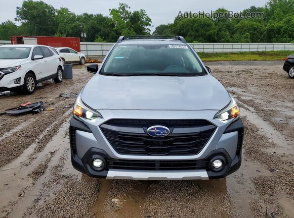 4S4BTANC5S3289737 2025 SUBARU OUTBACK Silver Front view