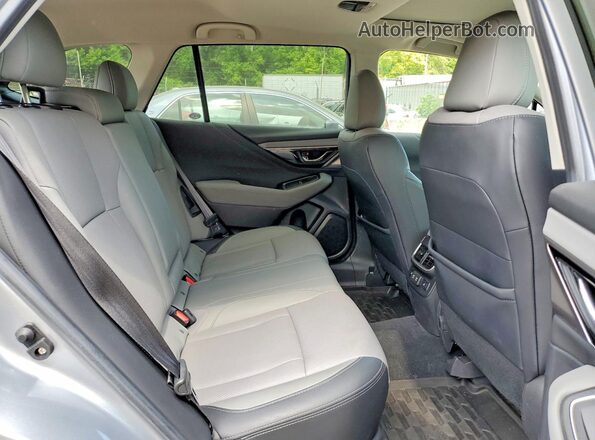 4S4BTANC7L3230738 2020 SUBARU OUTBACK Silver Widok tylnych siedzeń