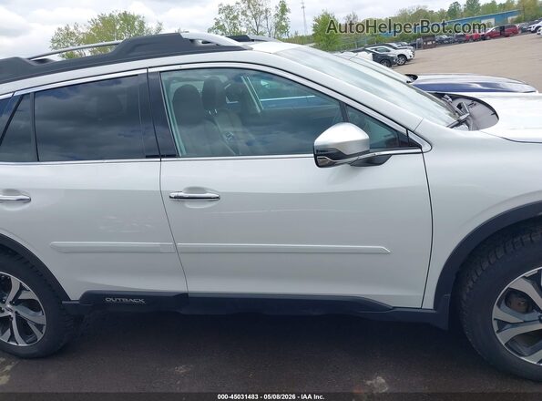 4S4BTAPC5N3136065 2022 SUBARU OUTBACK White Widok wnętrza z tyłu