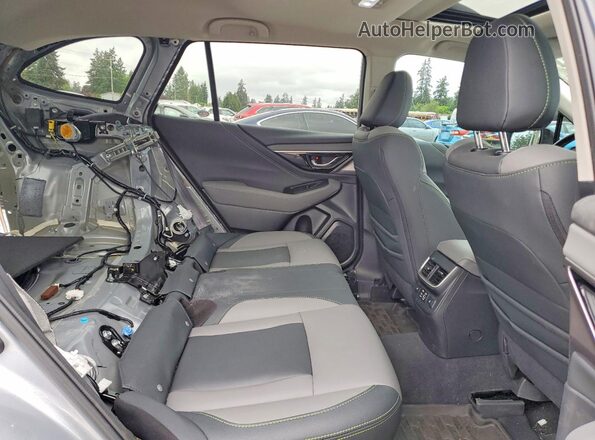 4S4BTGLD4R3122844 2024 SUBARU OUTBACK Silver Widok tylnych siedzeń