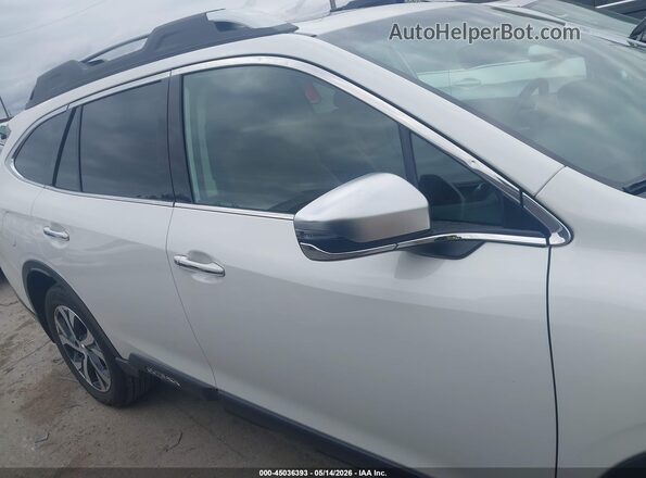 4S4BTGPD0N3251653 2022 SUBARU OUTBACK White Սալոնի հետևի տեսք