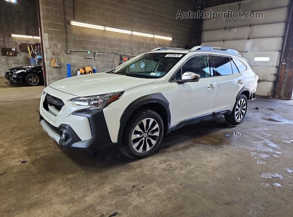4S4BTGPD3R3178977 2024 SUBARU OUTBACK Белый Передняя левая четверть