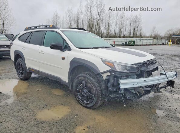 4S4BTGUD7S3220917 2025 SUBARU OUTBACK Белый Передняя правая четверть
