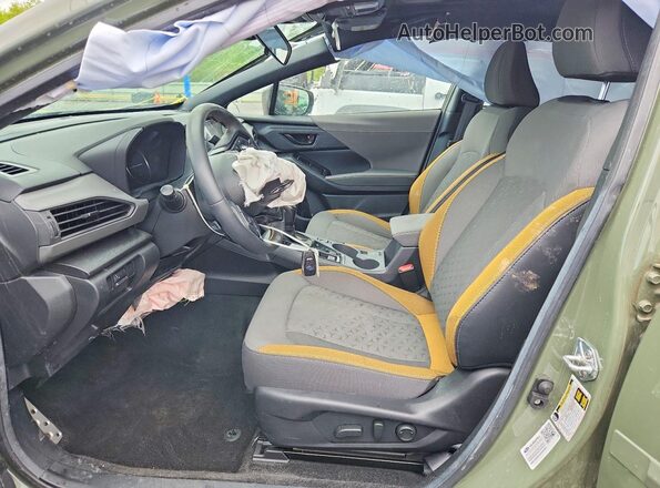 4S4GUHF64R3793243 2024 SUBARU CROSSTREK Серый Вид салона спереди