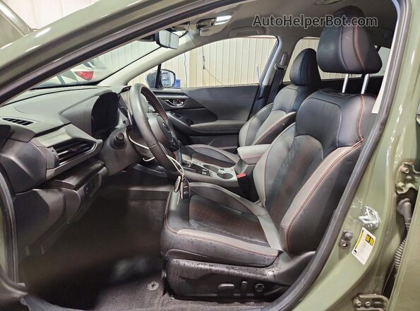 4S4GUHL63R3723446 2024 SUBARU CROSSTREK Green Widok wnętrza z przodu
