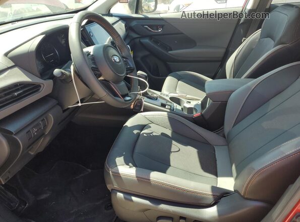 4S4GUHM63R3844587 2024 SUBARU CROSSTREK Red Widok wnętrza z przodu
