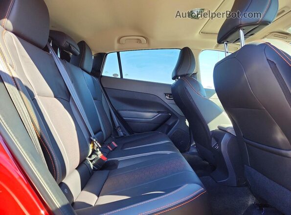 4S4GUHM64S3783255 2025 SUBARU CROSSTREK Красный Вид задней части салона