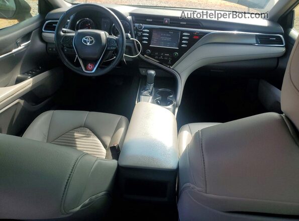4T1B11HK4JU636718 2018 TOYOTA CAMRY Черный Вид панели приборов