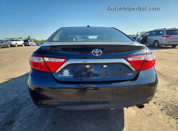 4T1BF1FK0HU358530 2017 TOYOTA CAMRY Charcoal Widok z tyłu