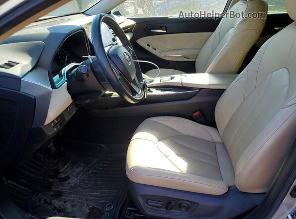 4T1BZ1FB5KU024234 2019 TOYOTA LE Серебряный Вид салона спереди