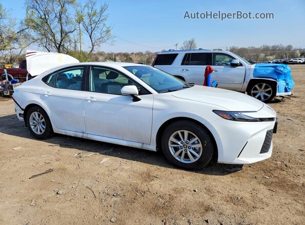 4T1DAACK1SU645670 2025 TOYOTA CAMRY Белый Передняя правая четверть