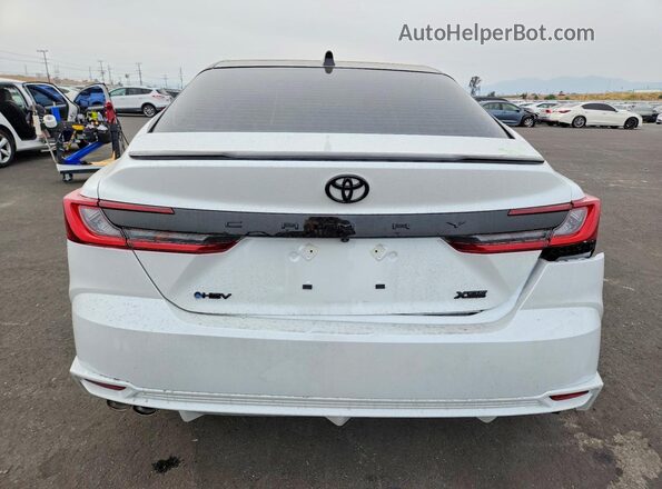 4T1DAACK1TU271918 2026 TOYOTA CAMRY Белый Вид сзади