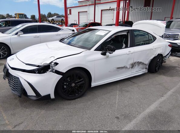 4T1DAACK1TU706887 2026 TOYOTA CAMRY Белый Передняя левая четверть