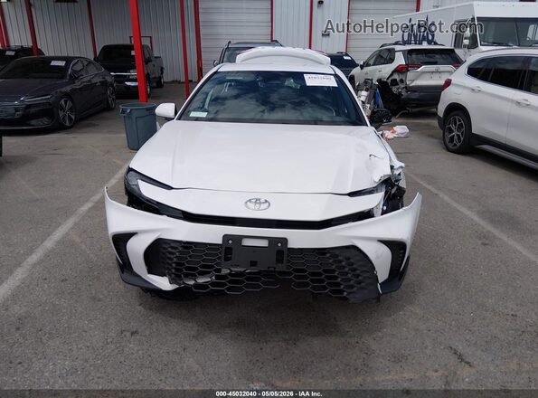4T1DAACK1TU706887 2026 TOYOTA CAMRY Белый Вид задней части салона