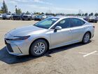 2025 Toyota Camry Le Серебряный vin: 4T1DAACK2SU524646