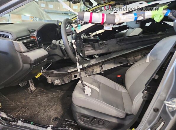 4T1DAACK2TU682602 2026 TOYOTA CAMRY Gray Widok wnętrza z przodu