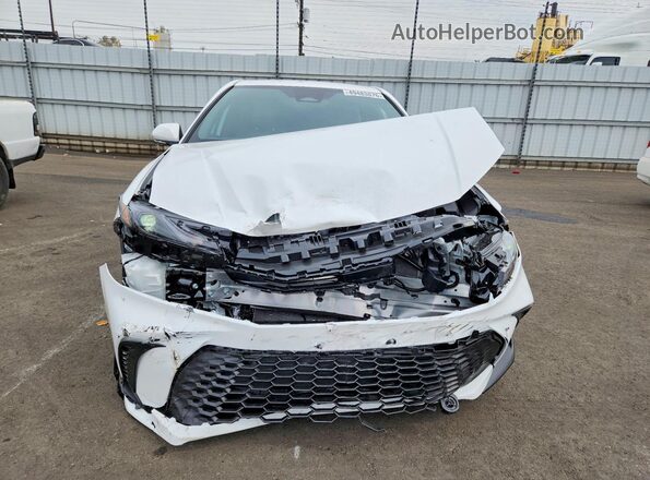 4T1DAACK2TU716912 2026 TOYOTA CAMRY Белый Вид спереди