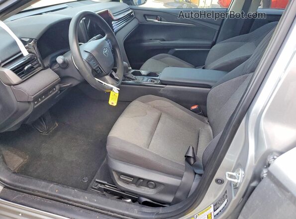 4T1DAACK3SU501991 2025 TOYOTA CAMRY Silver Вид салону спереду