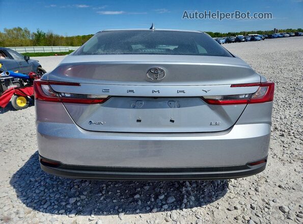 4T1DAACK4SU070559 2025 TOYOTA CAMRY Silver Vista trasera