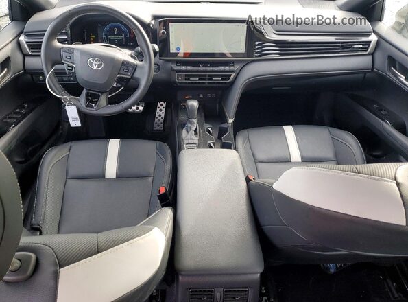 4T1DAACK4SU154400 2025 TOYOTA CAMRY Белый Вид панели приборов