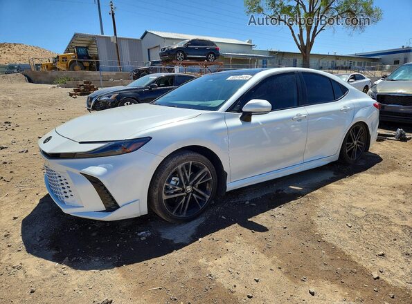 4T1DAACK5SU064947 2025 TOYOTA CAMRY White წინა მარცხენა ხედი სამი მეოთხედიდან
