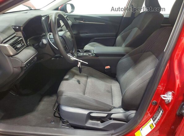 4T1DAACK6TU264365 2026 TOYOTA CAMRY Красный Вид салона спереди