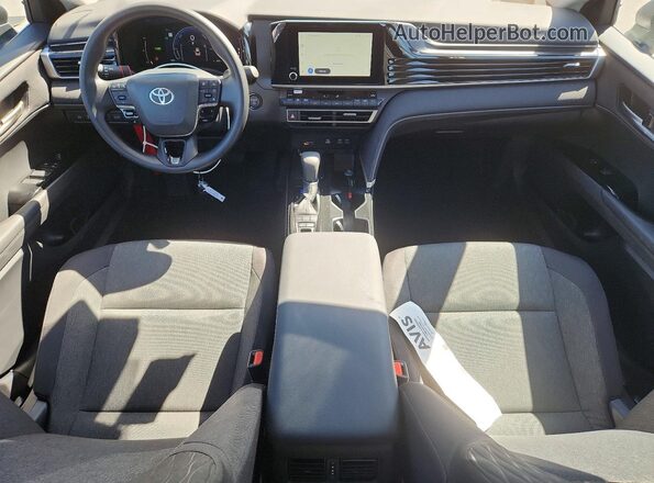 4T1DAACK6TU720977 2026 TOYOTA LE Серебряный Вид панели приборов