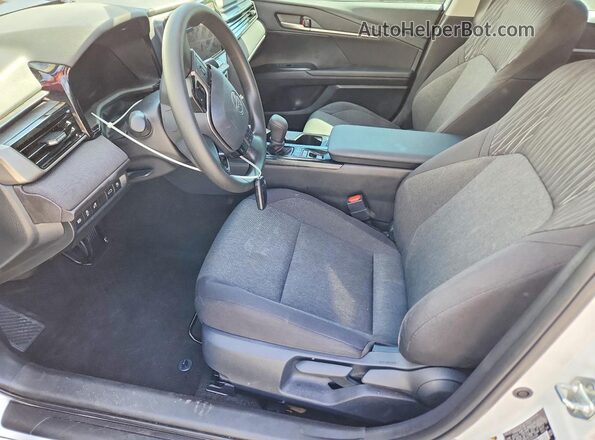 4T1DAACK7TU245386 2026 TOYOTA LE White Vista interior delantera