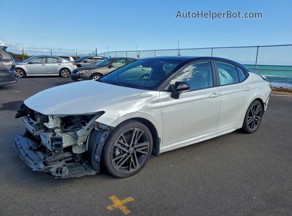 4T1DAACK8SU054087 2025 TOYOTA CAMRY Белый Передняя левая четверть