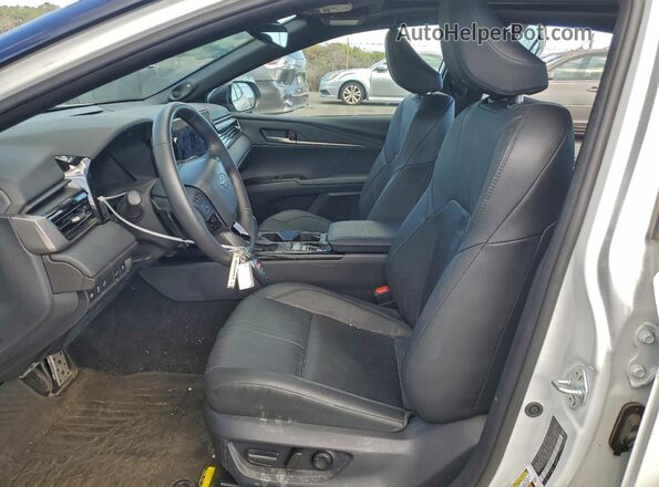 4T1DAACK8SU054087 2025 TOYOTA CAMRY Белый Вид салона спереди