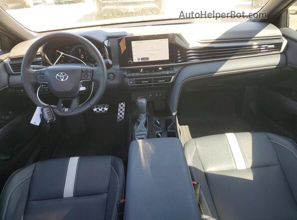 4T1DAACK9SU524367 2025 TOYOTA CAMRY Gray Widok deski rozdzielczej