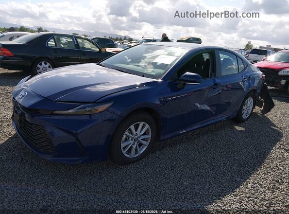 4T1DAACKXTU276034 2026 TOYOTA CAMRY Blue Vista tres cuartos delantera izquierda